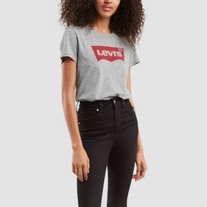 New ✨ Levis grey logo t-shirt